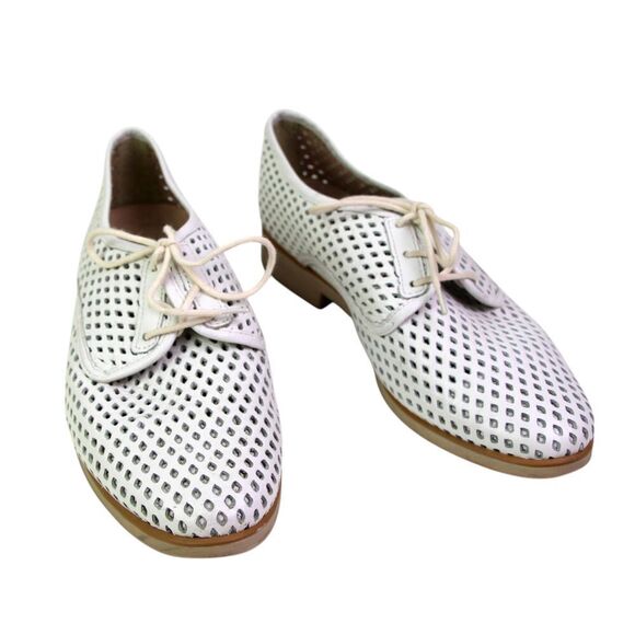 Chelsea Crew PERFORATED WHITE LEATHER LACE UP FLAT ROUND TOE OXFORD SHOES Sz 8 - Picture 1 of 12